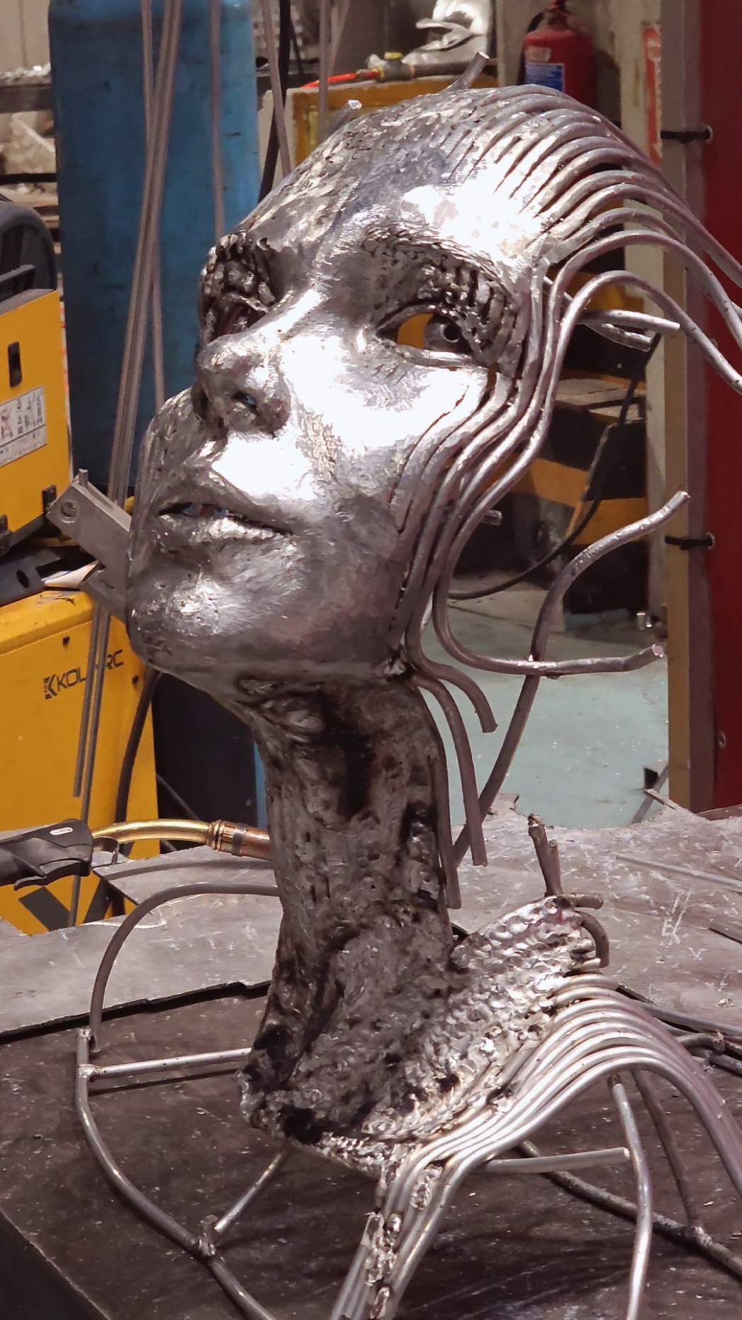 По вопросам пишите в инстаграм или на почту  * * * #sculpture #art #metalartist 