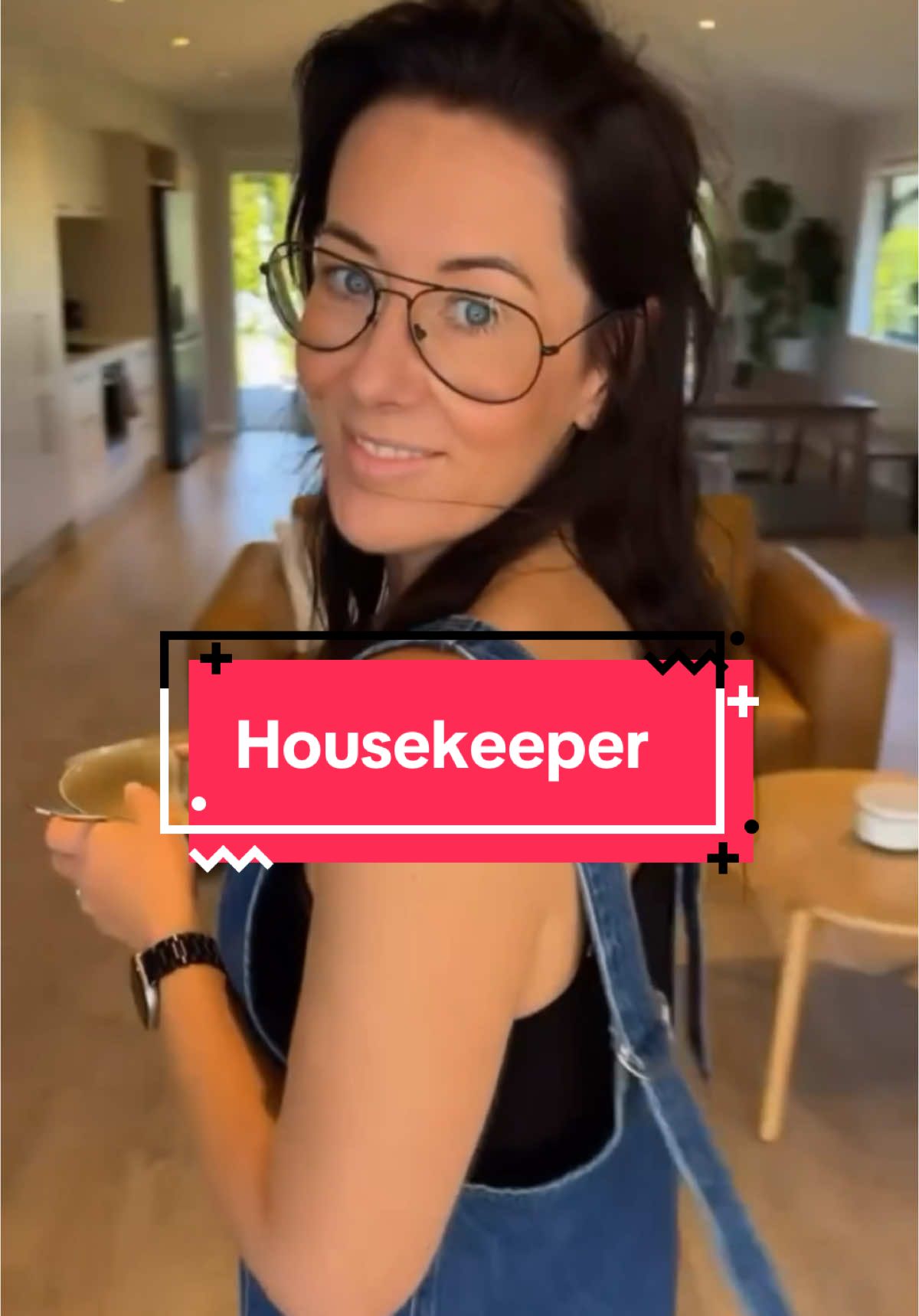 Housekeeper 😱😂 @Jojo Legg #KarenMillsComedian #funny #couplecomedy #marriagejokes #mikeandjoelle 