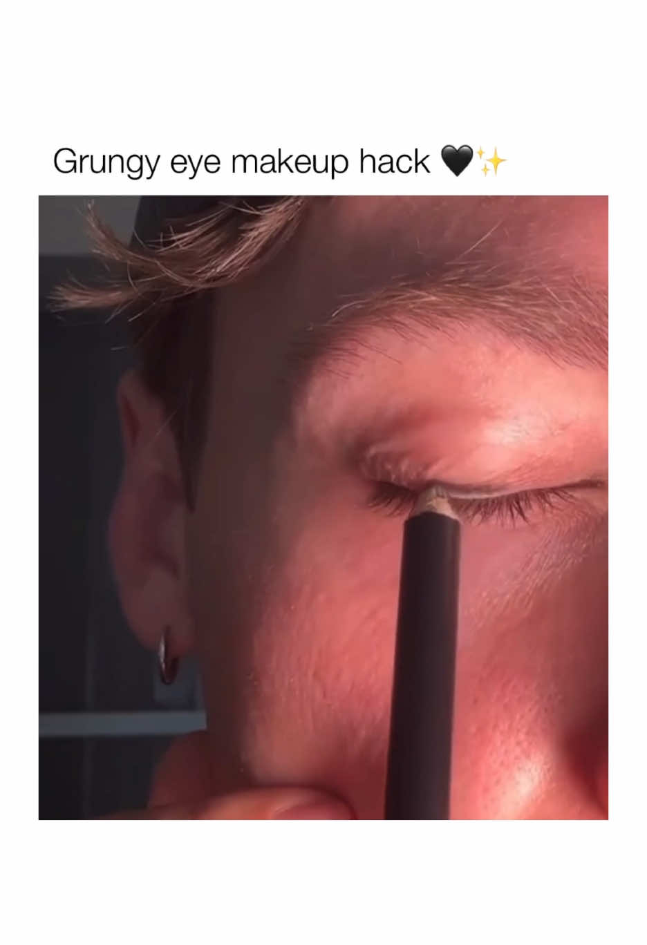 Tag a friend!✨ @oliveraull #Eyeliner 