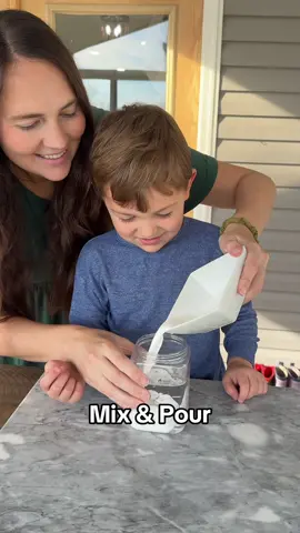 Looking for something to do with your kids? This science experiment was so much fun! Share this idea with a mama! 😊 Supplies  •Clear Container  •1/3 cup water •20 fl oz Baby oil •Glitter •1 1/2 tbsp white paint •2 Alka Seltzer tablets Directions  1)Fill your container 2/3 full with baby oil. 2)Mix the paint and water.  3)Pour the water/paint mixture into your container and add in the glitter. 4) Break up the Alka Seltzer tablets into fourths and drop them into your container. Have fun watching the snowstorm! ❄️ —— #momlife #toddleractivities #kidactivities #scienceexperiment #activitiesforkids 