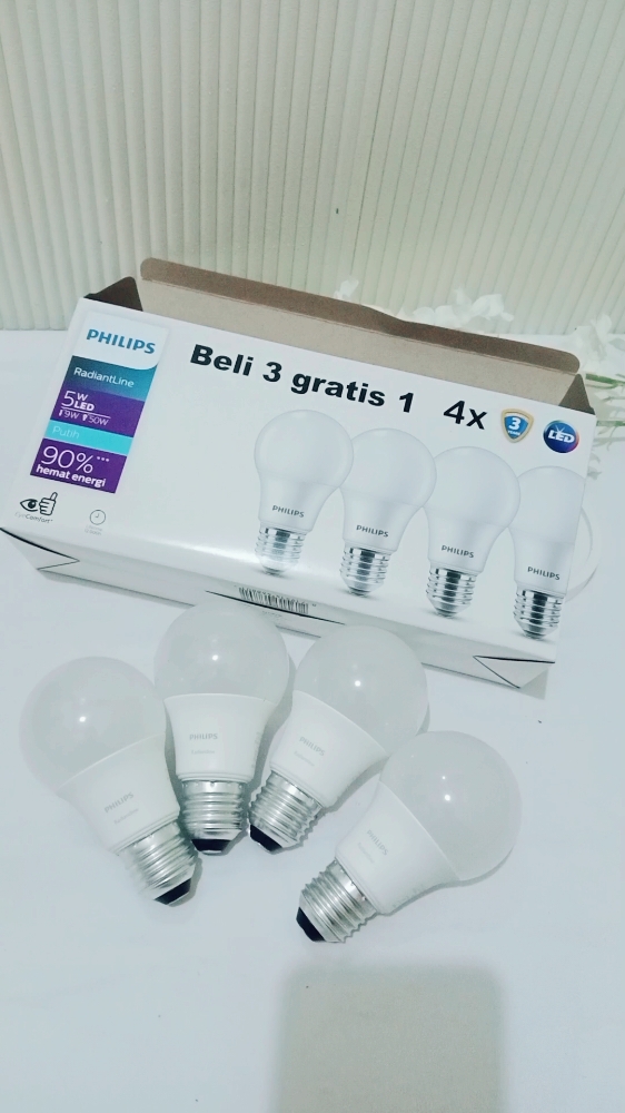 Beli nya 1, bonusnya 3 dong,  auto hemat nih #gebyarbelanjanovember #fyp #Lampu Philips E27 3 Get 1 #lampuphilips #racuntiktok #viralvideo #pejuangaffiiliate #tiktokaffiliate . 