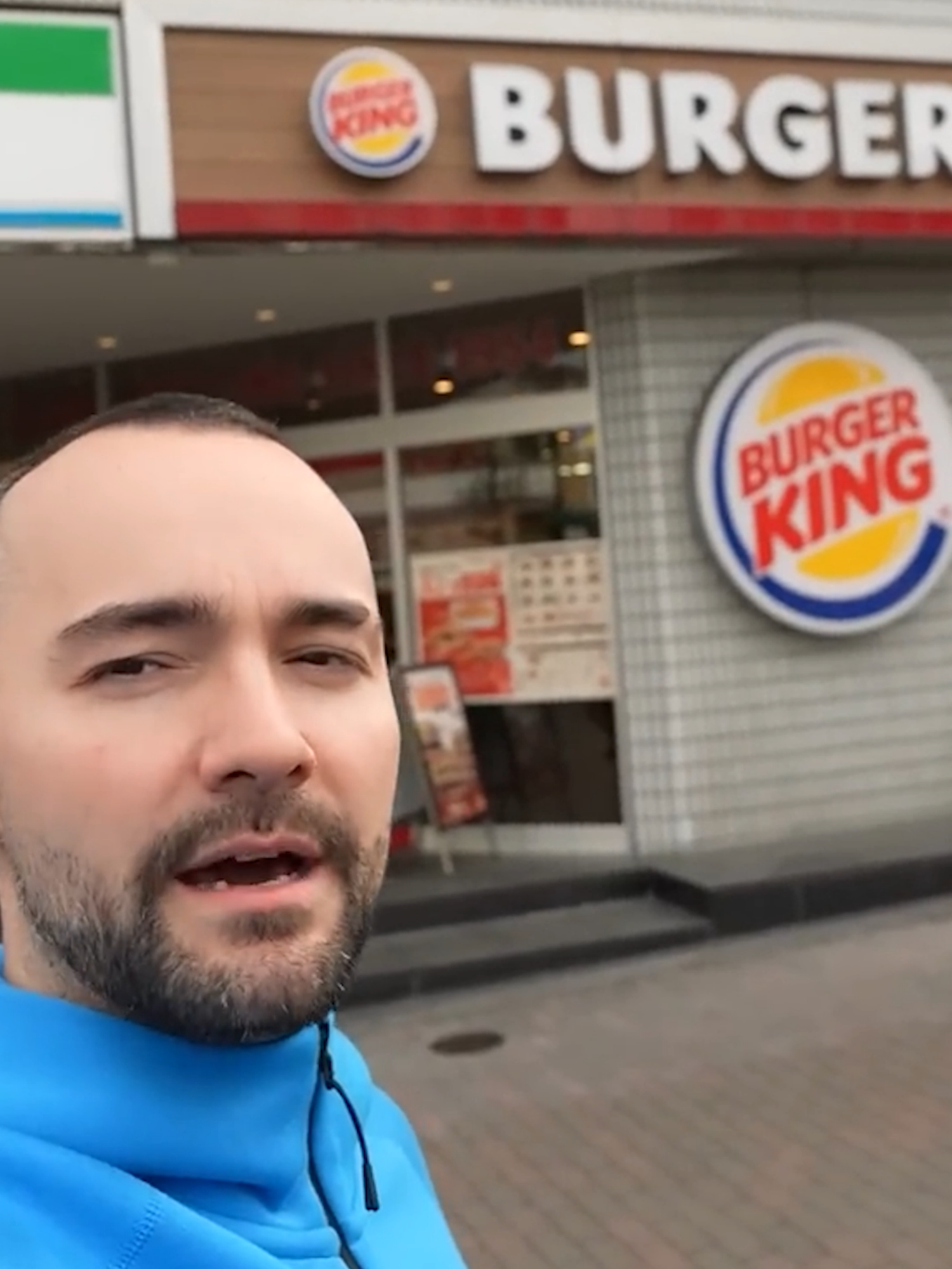 probando el BK de Japón (sale mal) (me como todo sin grabarlo)