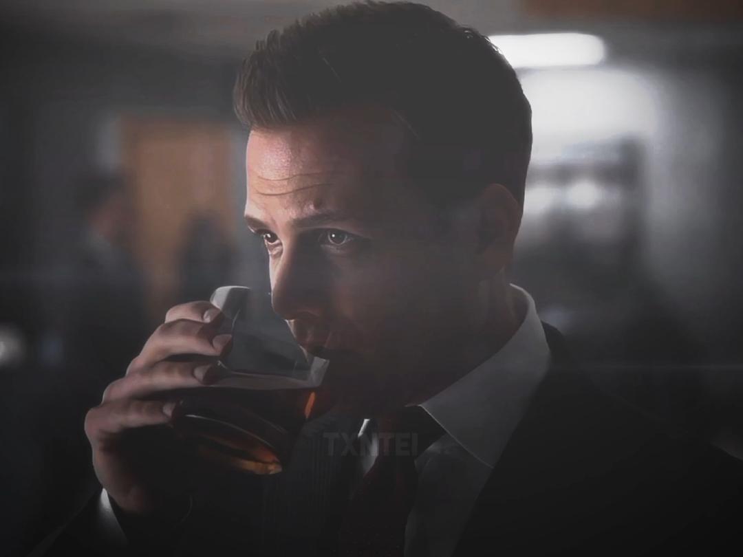 disclaimer: the punches were all well-deserved. || #suits #suitsedit #suitsnetflix #suitsusa #edit #harveyspecter #harveyspecteredit #gabrielmacht #mikeross #mikerossedit #patrickjadams #donnapaulsen #donnapaulsenedit #sarahrafferty #sarahraffertyedit #darvey #darveyedit 