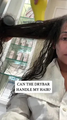 can @The Drybar handle all this hair? let’s find out! #comewithmetothesalon #naturalhair #drybar #blowout #curlyhair #drybarmiami #brickellcitycenter 