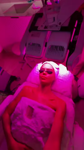 It’s been a fortnight of glowing up before I zip off to the states. My skin is FINALLY balanced and not freaking out 🥹🥹🥹 and this Cowshed massage was heavenly! @Dr Rasha Clinic  for my hydrafacial @Dr Sara at Dr Rasha Clinic for my muscle relaxing injections @Cowshed massage via @secretspauk  #GlowUp #secretspa (pr)