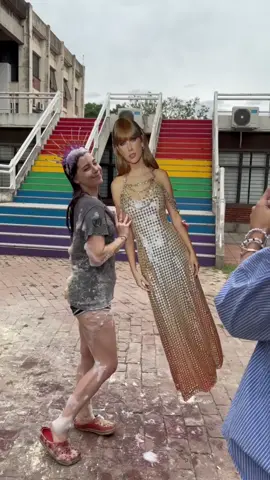 gracias @Taylor Swift esto no hubiese sido posible sin vos !! #licenciada #recibida #taylorswift #fcpolit 