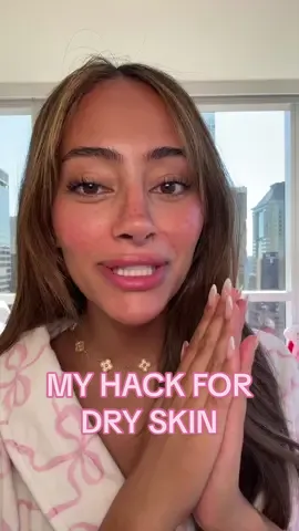 DRY SKIN? 👀🙃 I used to have such bad eczema and dry skin…colloidal oatmeal literally changed my LIFE 🩵 @First Aid Beauty Ultra Repair Cream has become by go-to in the fall/winter to leave my skin hydrated without feeling greasy ✨  #f#firstaidbeautypartnerf#firstaidbeauty#skincared#dryskins#skincareroutineskincarehack 