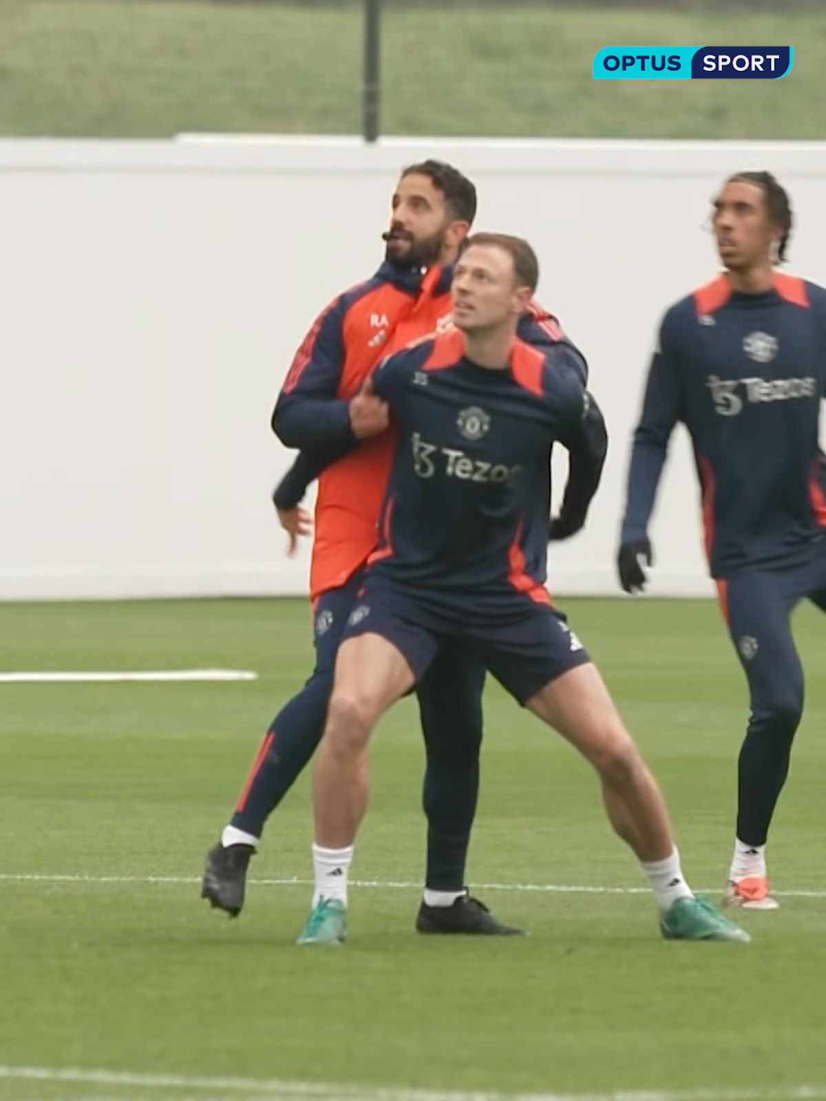 Ruben Amorim gets amongst it in his first training session at Carrington 📋 Preparation is well underway for his first match as Manchester United boss this weekend against Ipswich Town #PremierLeague #ManchesterUnited