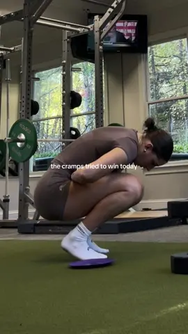 sometimes i can push through, sometimes i cant. just dont forget how badass we are as women. that is our power.🙂‍↔️💅🏼✨ athletic workout programs in bio 🤝 #trainlikeanathlete #athlete #workoutmotivation #menstralcycle #fitnessroutine #womenempowerment #GymTok 
