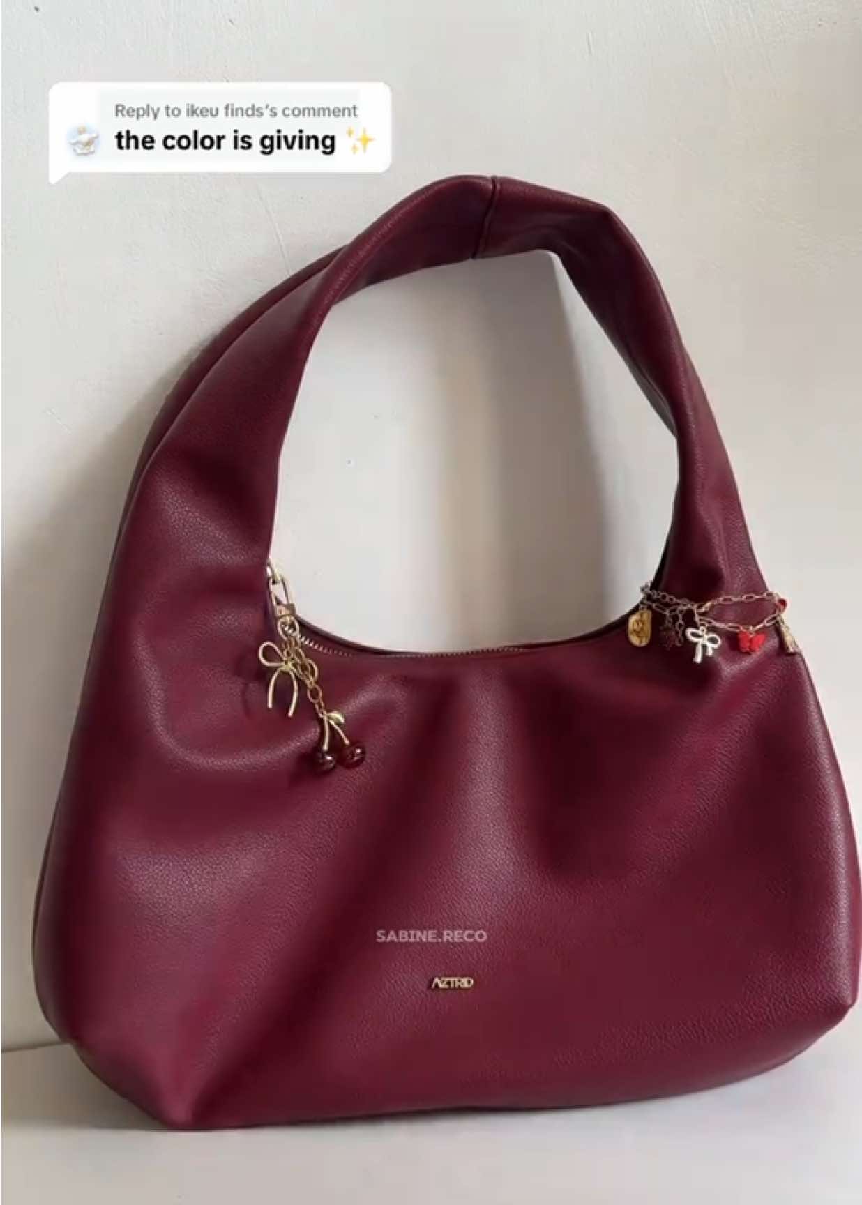 Replying to @ikeu finds yesssss and the quality speaks for itself @Aztrid Bags & Shoes <3 Aztrid Hobo Bag in Medium Redox #aztrid #hobobag #mediumbag #medium #bag #redbag #leatherbag #livehighlights 
