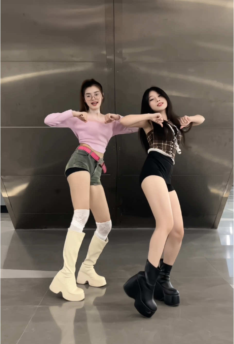 Tưởng đâu chúng mình nghỉ chơi không á c @Cy 🐥  dc:@_huyentran_  #lyynzyy #xuhuongtiktok #dancetiktokvn 