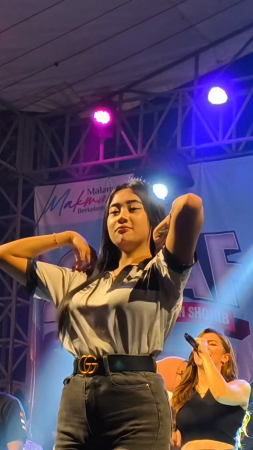 gayeng tenan bolo🔥 @Eveecahaya🦋  #dancerkarnaval #ceksound #ngantang #soundhoreg #karnavalsoundsystem #karnavalhoreg #karnavalmalang #soundviral #horegmania #foryoupage 