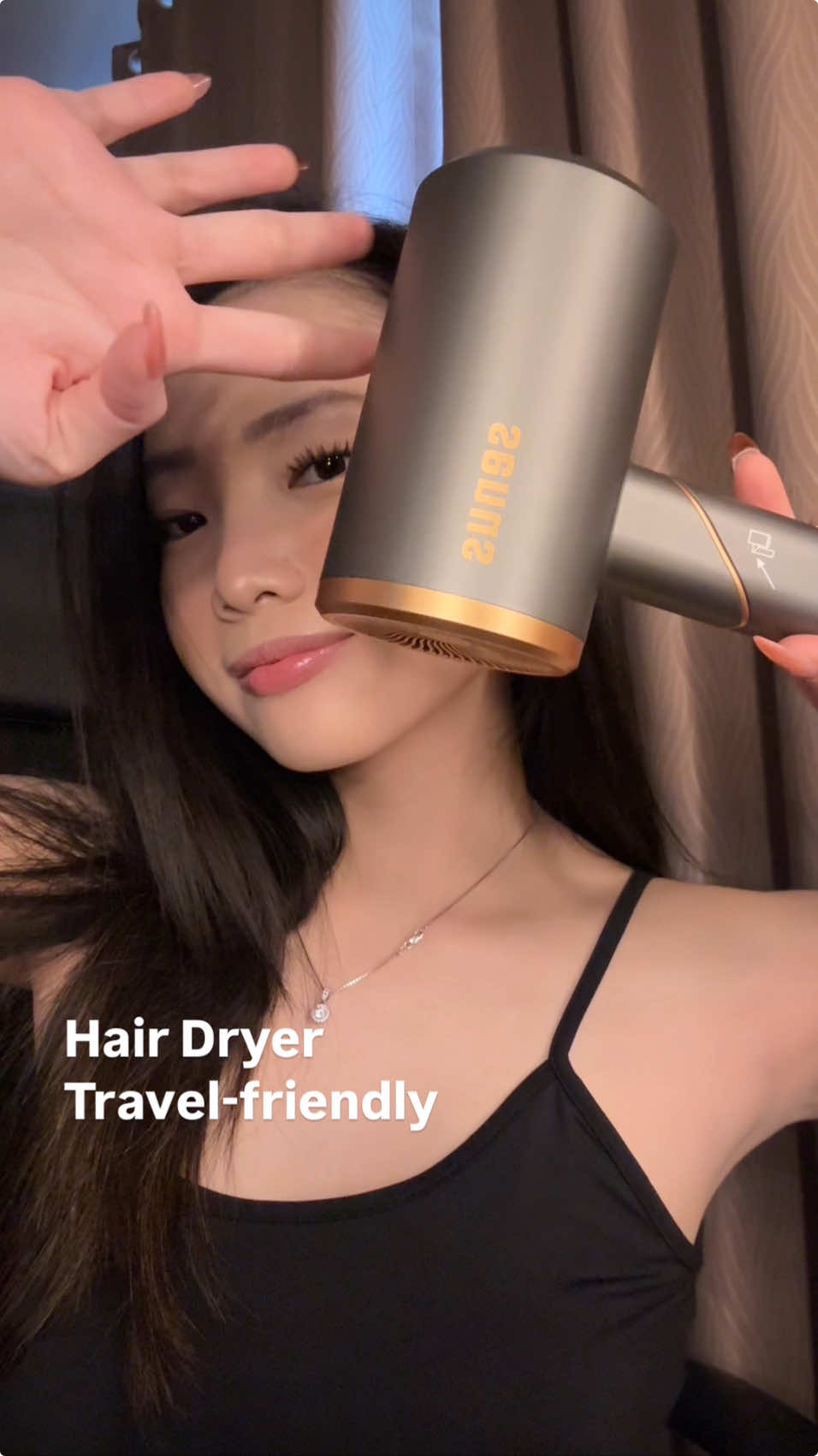 seneng bgt nemu hair dryer yg gampang aku bawa traveling🧡 @senusofficial approved sama hair dryer satu ini!👀 #haircareroutine #hairdryer #senusofficial #traveltips 