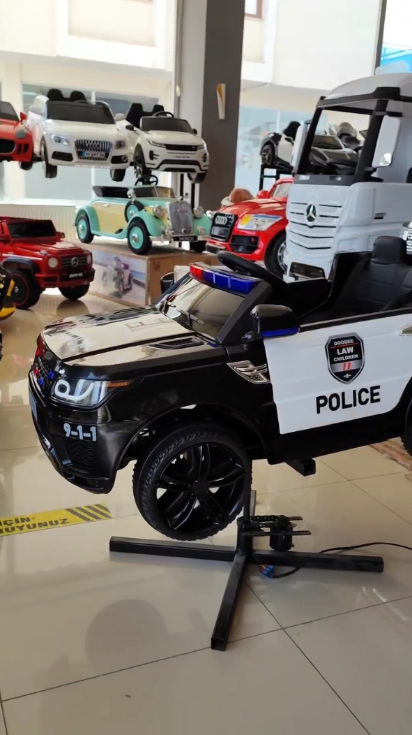 police babay car#foryou #fypviral #yellowcolor #ellectriccars #fypviral #foryou #kidscars #fyptrending #viral #mercedescar #ferraribabaycar #viral #fyptrending #viral #foryou #foryourpage #foryourpages #foryourpages 