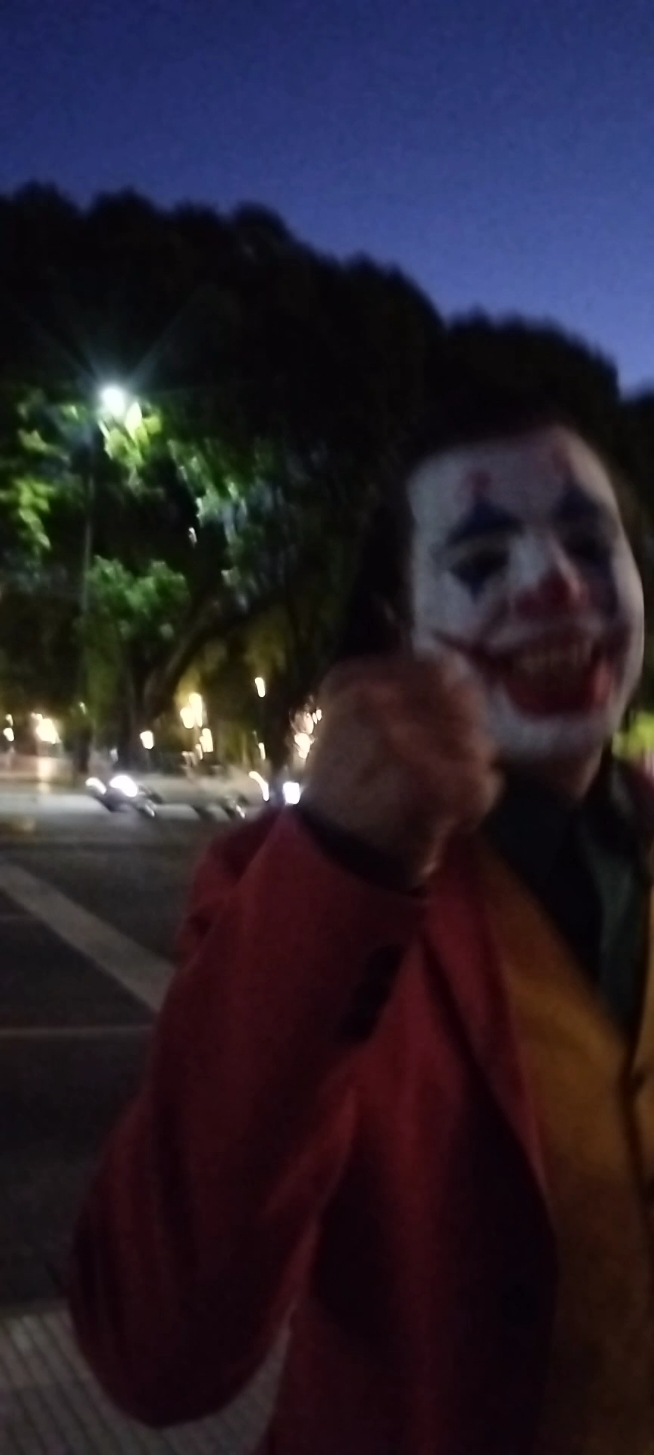 TIENE LA CAPACIDAD DE AMARGARME LA VIDA Y ENDULZARME EL OIDO. POR ESO YO SIEMPRE ME QUIERO IR., POR ESO, YO NUNCA ME VOY. . #Viral #video #joker 