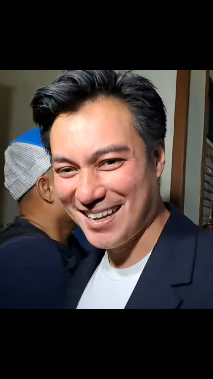 Baim Wong keluar ruang sidang, sumringah.. Sidang Perceraian  Baim Wong dan Paula Verhoven #paulaverhoven #baimwong #cerai #perceraian #sidang #lyodra #sampaikanrindu #fyp #hotnews #beritaterkini 