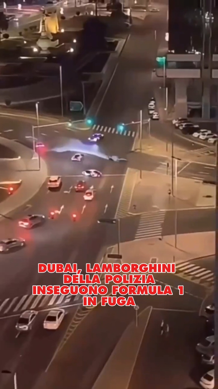 🏎️ Nelle strade di Dubai gli agenti di polizia, a bordo di auto sportive Lamborghini, cercano di catturare un trasgressore a bordo di un'auto di Formula1.