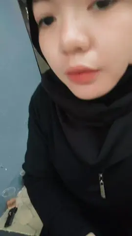 laki nya ka nia ngapain sih diblkng JD ke shoot kan 🤣🤣