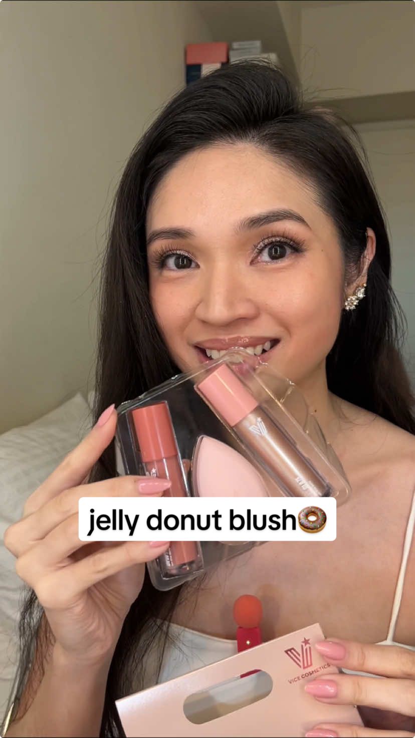 glowy cheeks thanks to the jelly donut blush technique 🍩✨ ib: @Madison Handley  #jellydonutblush #jellydonutmakeup #jellydonuthack #vicecosmetics #vicecosmeticsph #vicecosmeticsphilippines #makeup #makeuphack #makeuptechnique 