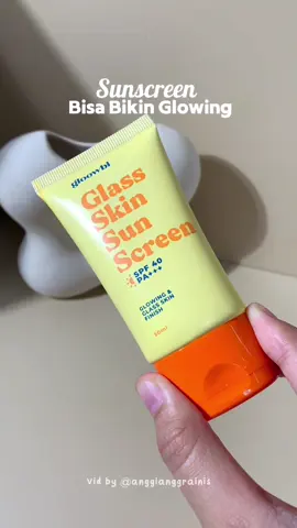 Cobain sunscreen yang lagi viral @Gloowbi ✨ #sunscreen #sunscreenviral #gloowbi #gloowbisunscreen #sunscreenreview 
