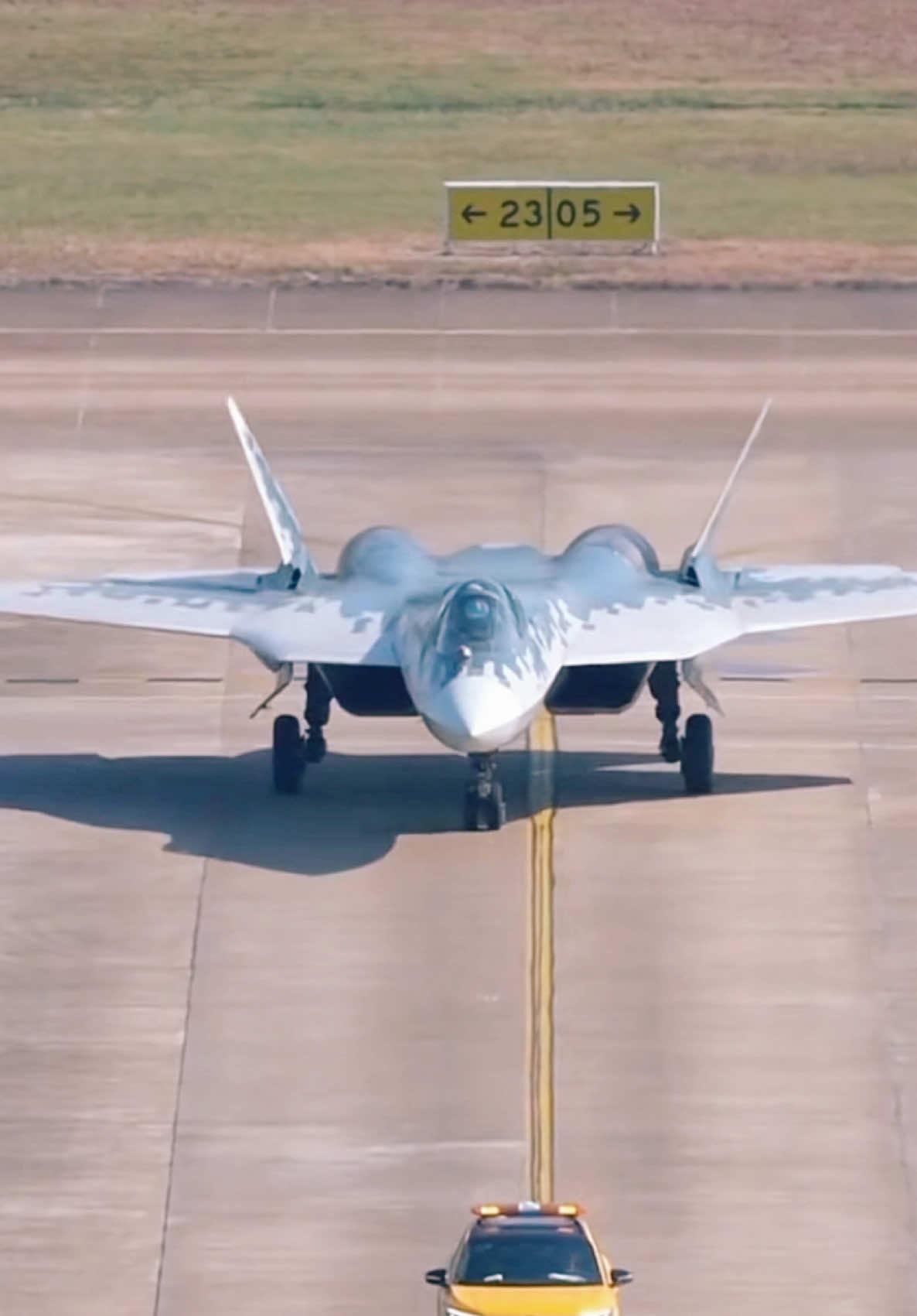 SU-57 Felon Taxing at runway Zhuhai air show 🇨🇳🫡 Owner unknow dm for owner 🫡 #su57 #su57felon #zhuhai 