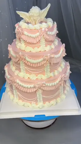 3 layer pink vintage cake #fyp #cakedecorating #caketutorial #vintagecake #weddingcake #3layercake 