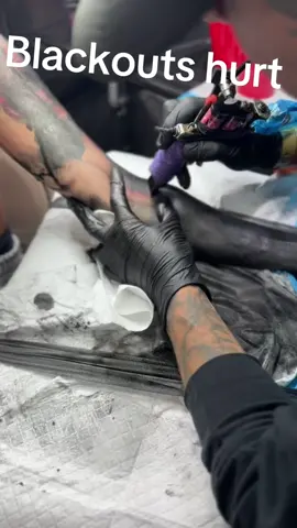 Blackout tattoos hurt . #hoode215 #blackouttattoo #blackouttattoostyle #blackouttattoos #heavyblackworktattoo #bloodchukker #soildblacktattoo #blackvulturegallery #belowblacktattoo #pantheraxxx #healedblackouttattoo #bloodchukkertubes #bloodchukker 