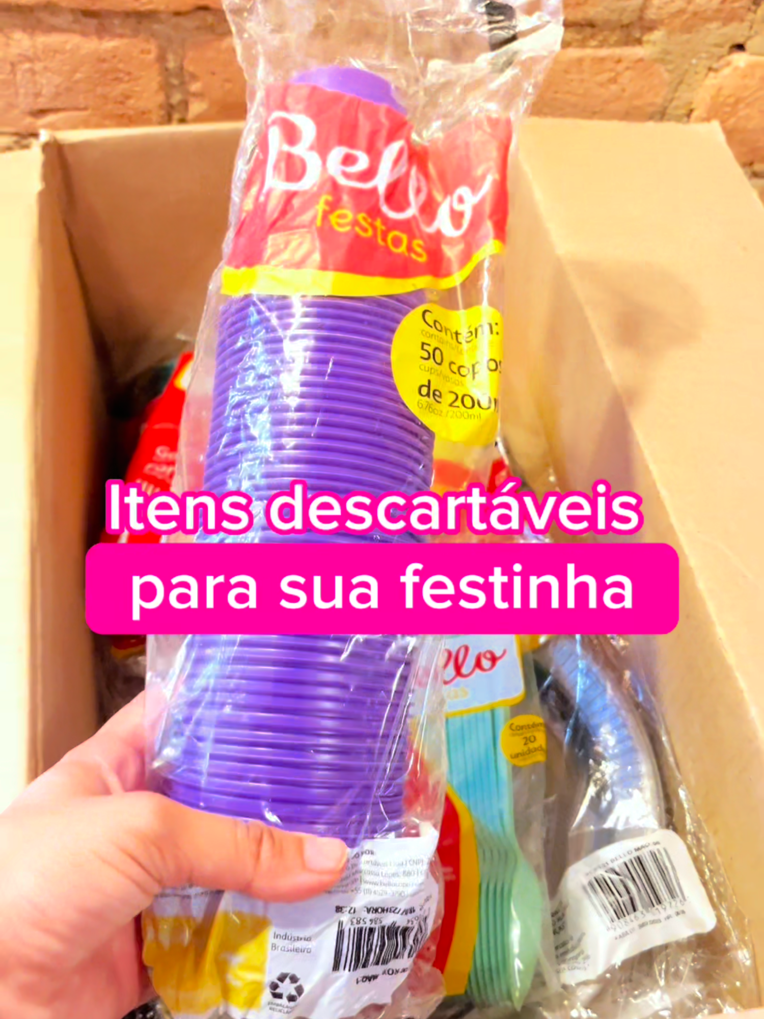 Os descartáveis perfeitos para sua comemoração! 🤩 São diversas opções de formatos, tamanhos e um universo de cores para combinar perfeitamente com sua próxima festinha 🥳 Confira tudo em nosso site!