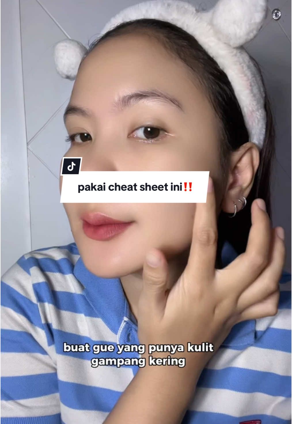 bye bye kulit kering😜 kalian harus tauuuu si, cheat sheet aku selama ini mantuuul bgt bikin wajahku glowing🫶🏻 @Emina Store ✨ #Eminawatergelmoisturizer #moisturizeremina #racuntiktok #trending #fyp #kolbeauty #Racunskincare #viral #Reviewskincare 