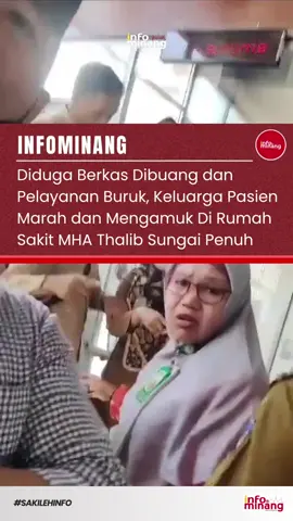 Keributan kembali terjadi di Rumah Sakit Umum (RSU) MHA Thalib Sungai Penuh. Kali ini, kejadian tersebut melibatkan keluarga pasien yang merasa kecewa dengan pelayanan medis yang diterima. Kekecewaan mereka memuncak hingga menyebabkan tindakan emosional, termasuk pembagian berkas antrian pasien di ruang pendaftaran yang dibuang. Kejadian ini memicu ketegangan antara petugas rumah sakit dan para pengunjung. Berdasarkan keterangan saksi, masalah dimulai ketika keluarga seorang pasien merasa frustasi karena waktu tunggu yang semakin lama tanpa kejelasan. Peristiwa ini kemudian menjadi viral di media sosial, melalui sebuah postingan di Facebook oleh akun yang bernama Cacing Sutra, yang diketahui merupakan ayah dari pasien tersebut. Dalam postingannya, ia menjelaskan bahwa masalah berawal empat hari sebelumnya, ketika ia bersama anaknya, Ayu, datang ke Instalasi Gawat Darurat (IGD) dengan keluhan sakit. Setelah diperiksa, mereka disarankan untuk langsung pergi ke poli untuk menemui dokter spesialis, namun karena hari berikutnya adalah Minggu, mereka tidak bisa bertemu dengan dokter. Pada hari Senin, mereka kembali untuk mendaftar ke poli. Setelah menunggu beberapa jam, mereka diberitahu bahwa kuota untuk nomor antrian mereka sudah penuh. Meski kecewa, mereka memutuskan untuk kembali pada hari Selasa, 19 November 2024, dengan harapan bisa mendapatkan pelayanan lebih baik. Namun, setelah datang lebih awal dan menunggu hingga pukul 11.00, mereka kembali diberitahu bahwa kuota untuk pasien juga sudah penuh. Baca selengkapnya di infominang.com (link di bio) #infominang 