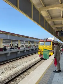 เปิดประสบการณ์รถไฟไทย🚂🚂🚂 เพชรบุรี-ชะอำ ☀️☀️☀️ #เพชรบุรีสไตล์ #phetburi #💎💎💎  #🦊🦭 