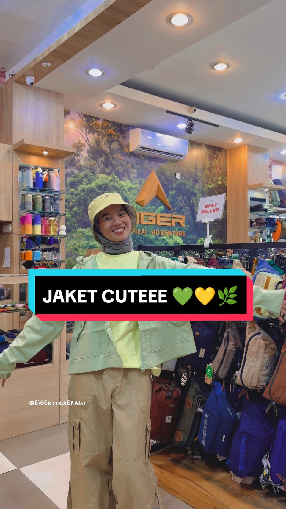 Racunn lagi nihh 💚💛🌿✨Jaket cutee 😍 -- Ciptakan tampilan terbaik untuk akhir pekan atau aktivitas sehari-hari dengan Kauwela Hooded Jacket. Jaket untuk wanita ini hadir dengan tampilan cropped length (potongan di atas perut), yang menawarkan tampilan gaya urban tanpa mengesampingkan kenyamanan. Padukan dengan celana favoritmu untuk tampilan yang menarik. Baik saat kamu pergi ke kota atau ke kantor, jaket ini akan menjadi andalan baru kamu. Fitur • Bahan katun yang lembut dan nyaman. • Penutup kepala yang bisa disesuaikan dengan tali. • Dua saku depan dengan flap. • Lengan panjang dengan kancing di ujung lengan.  • Potongan di atas perut. • Boxy fit. - #EigerAdventure  #eigertropicaladventure  #eiger1989  #eigerwomen  #jaketeiger  #eigerstorepalu  #eigerianpalu  #eigerian  #travelling  #ootdeiger  #eiger  #palu  #likepalu 