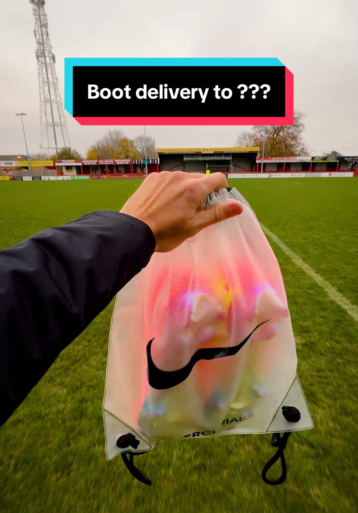 Who should we deliver to next? 😍 #unisportlife #nikefootball 