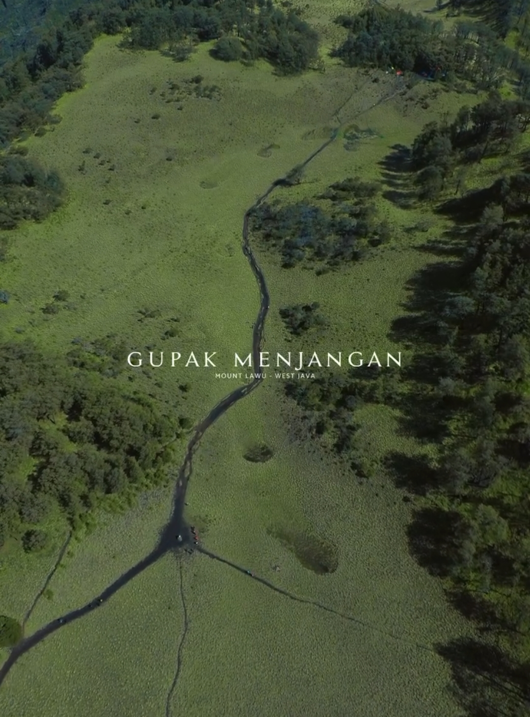 lama-lama jatuh cinta sama gunung lawu😍 (caption nama prov di video typo🥹) 📍Mt. Lawu via Candi Cetho, East Java . 📸 IG @ilhsam_ . #wargagunung #lawumountain #gununglawu #mountains #nature #antarestaroutdoor #lawuviacetho #traveltiktok #adventure #wilderness #hikingadventures #fypdongggggggg #fypシ #fypシ゚viral #fypage #trending #tiktok #pesonaindonesia #wonderfulindonesia #instanusantara #indonesia #reels #reels__tiktok