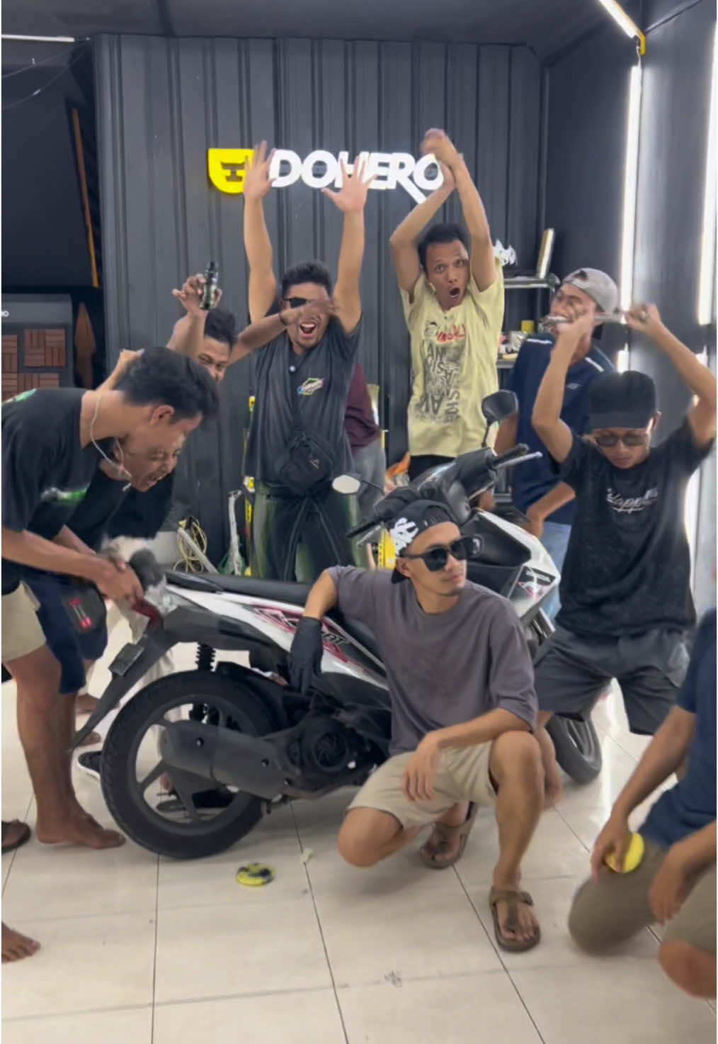 Dohero team lagi 🗣️ WOIII!! WHAAAAAA!!!!! #doheroautocare #penghitammotor #recommendations #fyp 