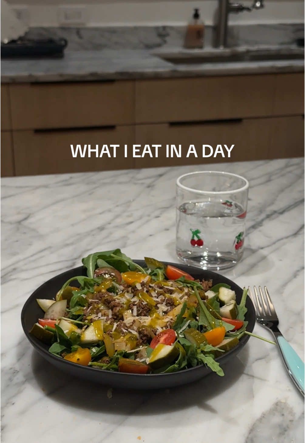 Full day of healthy eats (and my usual takeout order) #healthyfood #healthymeals #healthybreakfast #healthylunch #healthysnack #healthydinner #mealinspo #DinnerIdeas #easydinner #fyp #foryou #Fitness #wieiad #whatieatinaday 