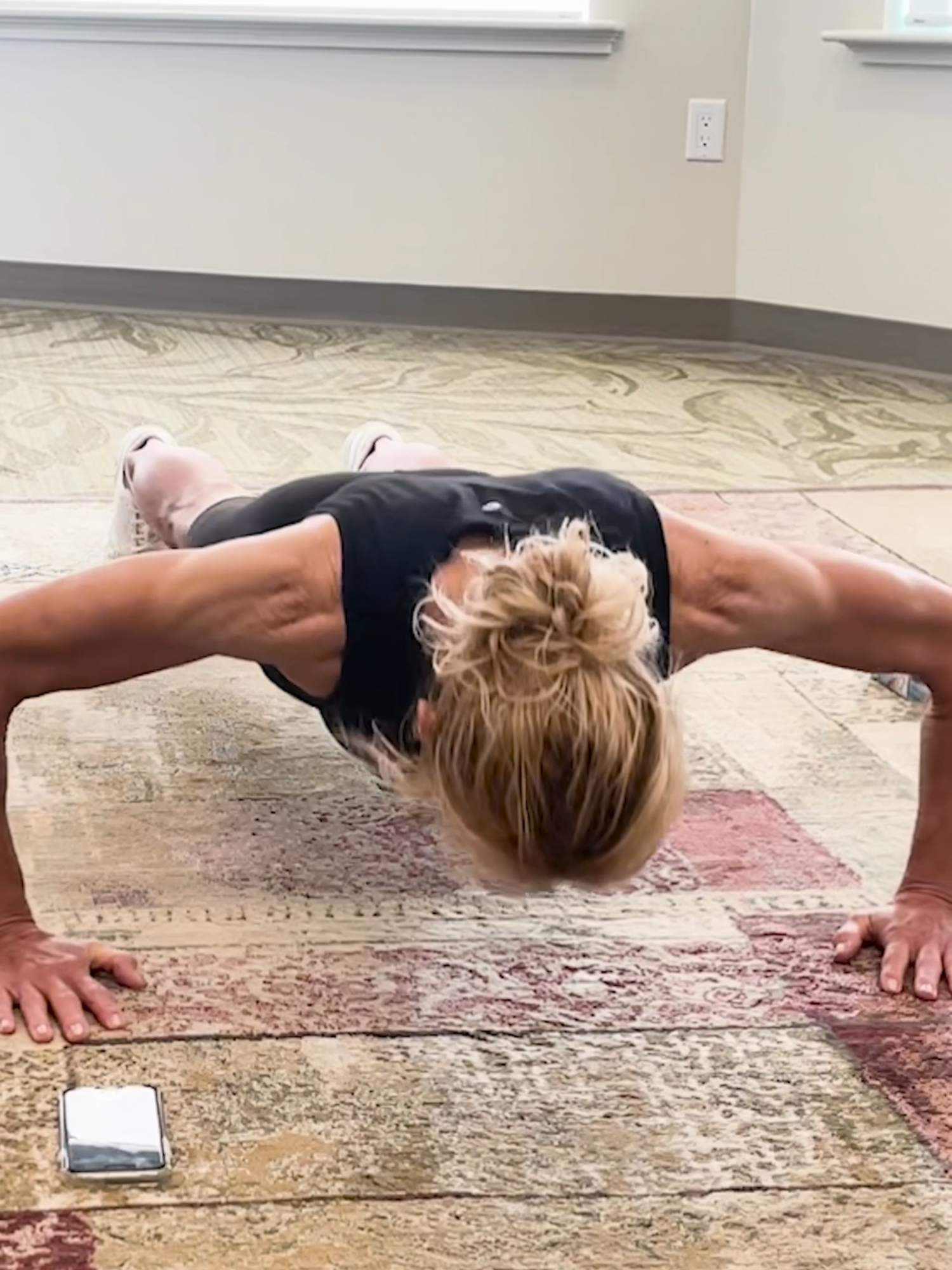 Most push ups in one hour (female) 💪 1,575 by DonnaJean Wilde 🇨🇦 Many people think of their grandparents as their heroes. But the grandchildren of 59-year-old DonnaJean Wilde from Canada can officially say their grandmother is a superhero.