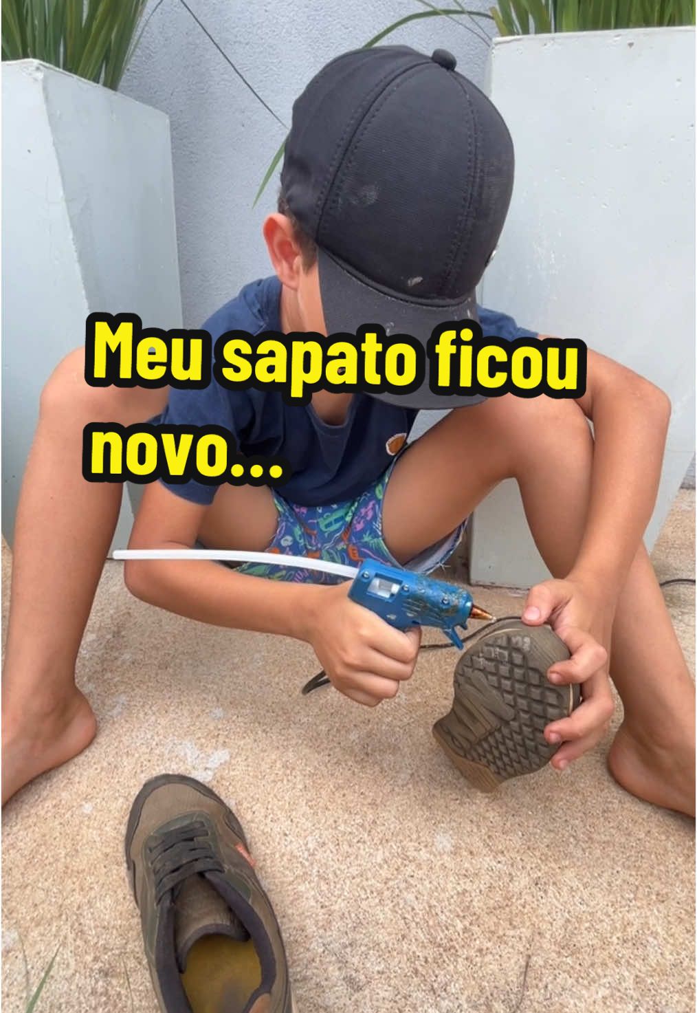 Meu sapato que era velho ficou movo …. #Vlog #sapato  #realidade  #feliz  #funny 