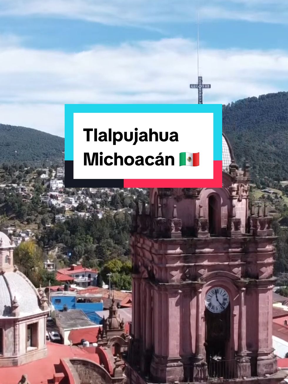 Tlalpujahua, Michoacán 🇲🇽 México. Tlalpujahua, el pueblo de la eterna Navidad . . #Tlalpujahua #Michoacán #mexico #pueblomagico #SulyDorado #DePaseoConSulyDorado #mexico #tlalpujahuapueblomagico #tlalpujahuamichoacan 