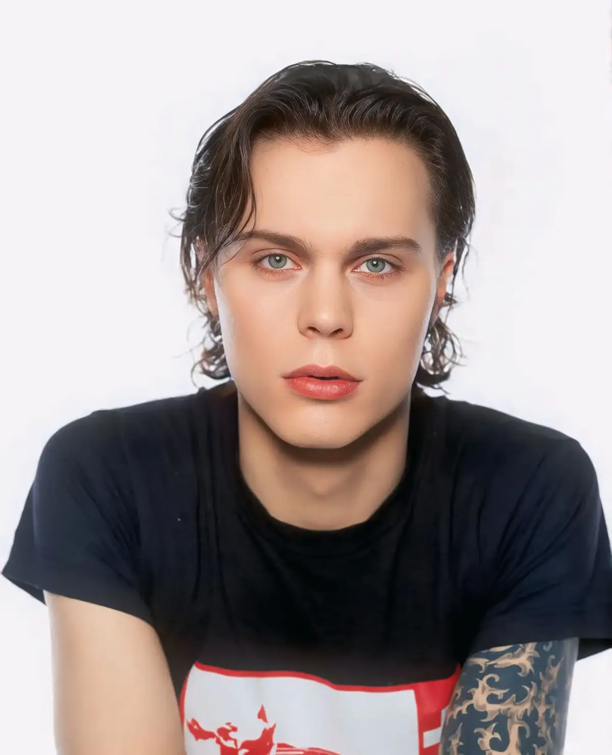 he's gorgeous💥 #archives #photoshoot #villevalo #villehermannivalo #vv #heartagram #him #HIM #himband #typeonegative #lifeiskillingme #hisinfernalmajesty #xzbcya 