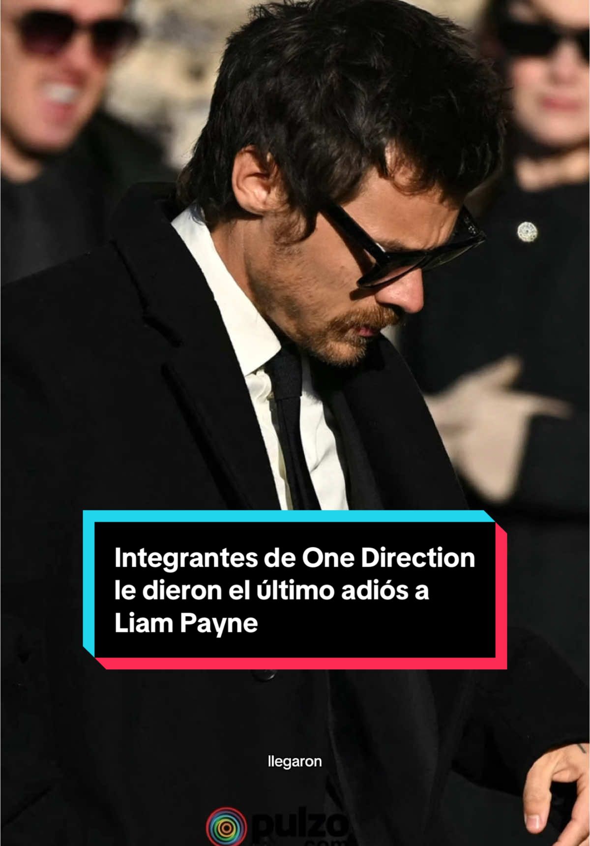 🥺La ceremonia fue privada y se llevó a cabo en el condado de Buckinghamshire, en donde además de los integrantes de One Direction asistieron familiares y otras figuras del entretenimiento. #onedirection #liampayne #funeral #fyp 