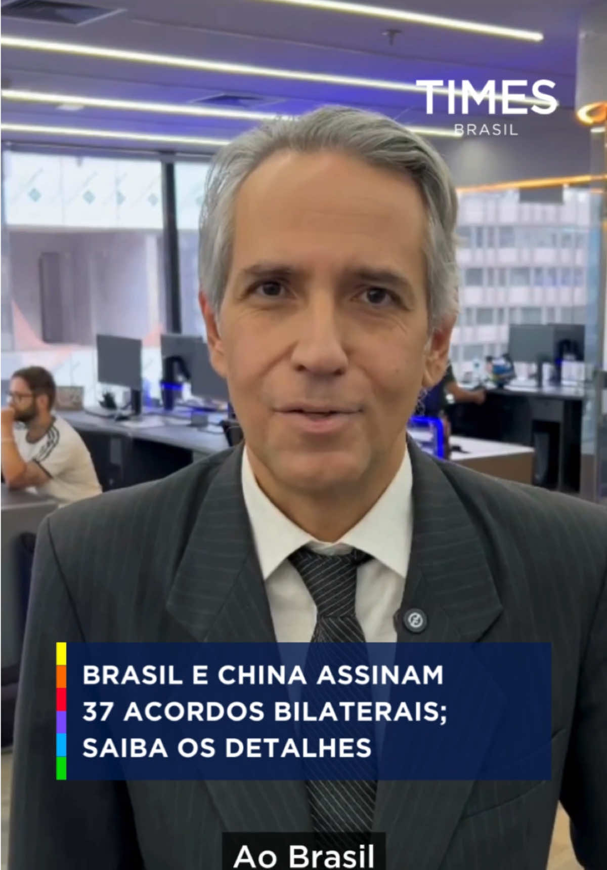 37 ACORDOS FECHADOS 🤝 Durante a visita oficial do presidente chinês Xi Jinping ao Brasil, o presidente Lula anunciou a assinatura de 37 acordos estratégicos entre os dois países. Apesar de não aderir plenamente à Nova Rota da Seda (Cinturão e Rota), programa de investimentos da China, os acordos abrangem diversas áreas, reforçando a parceria econômica e diplomática entre as duas nações. 🔍 FIQUEM LIGADOS! O repórter Felipe Machado acompanha os desdobramentos dessa visita de Estado! Acompanhe nossas redes sociais e assista ao Times Brasil, licenciado exclusivo da CNBC, para não perder nenhuma atualização! #China #Brasil #Lula #XiJinping