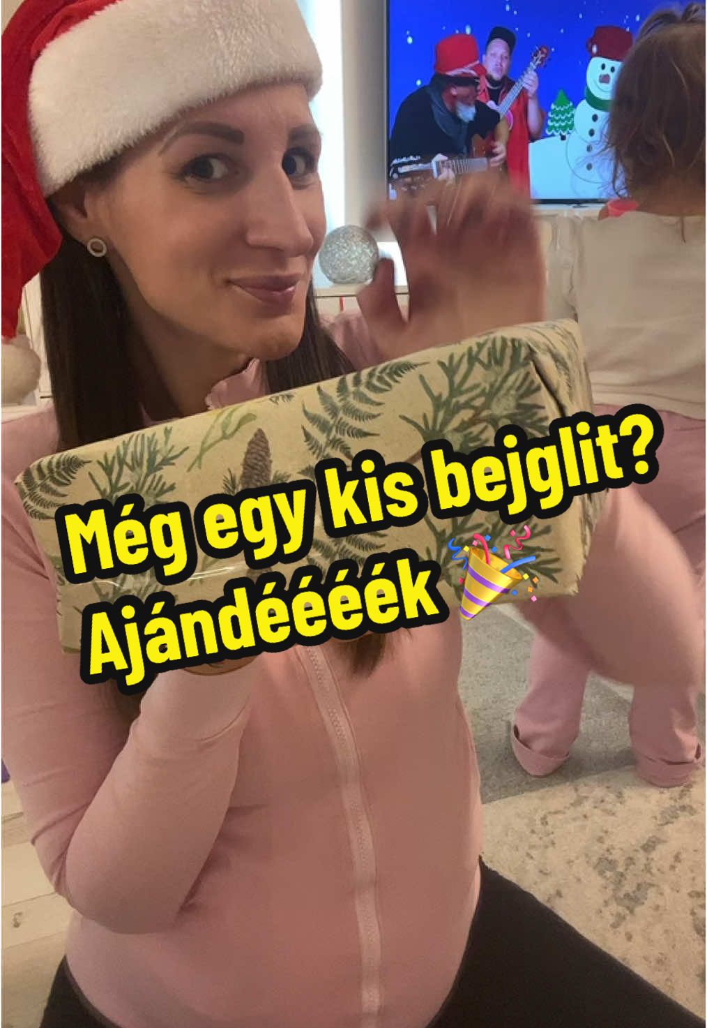 @Még egy kis bejglit? #karacsony #karacsonyihangulat #bejgli #játék #adventinaptár #tallmom #tiktokmom #csomagbontás #pregnantlife #asmr #reklam 