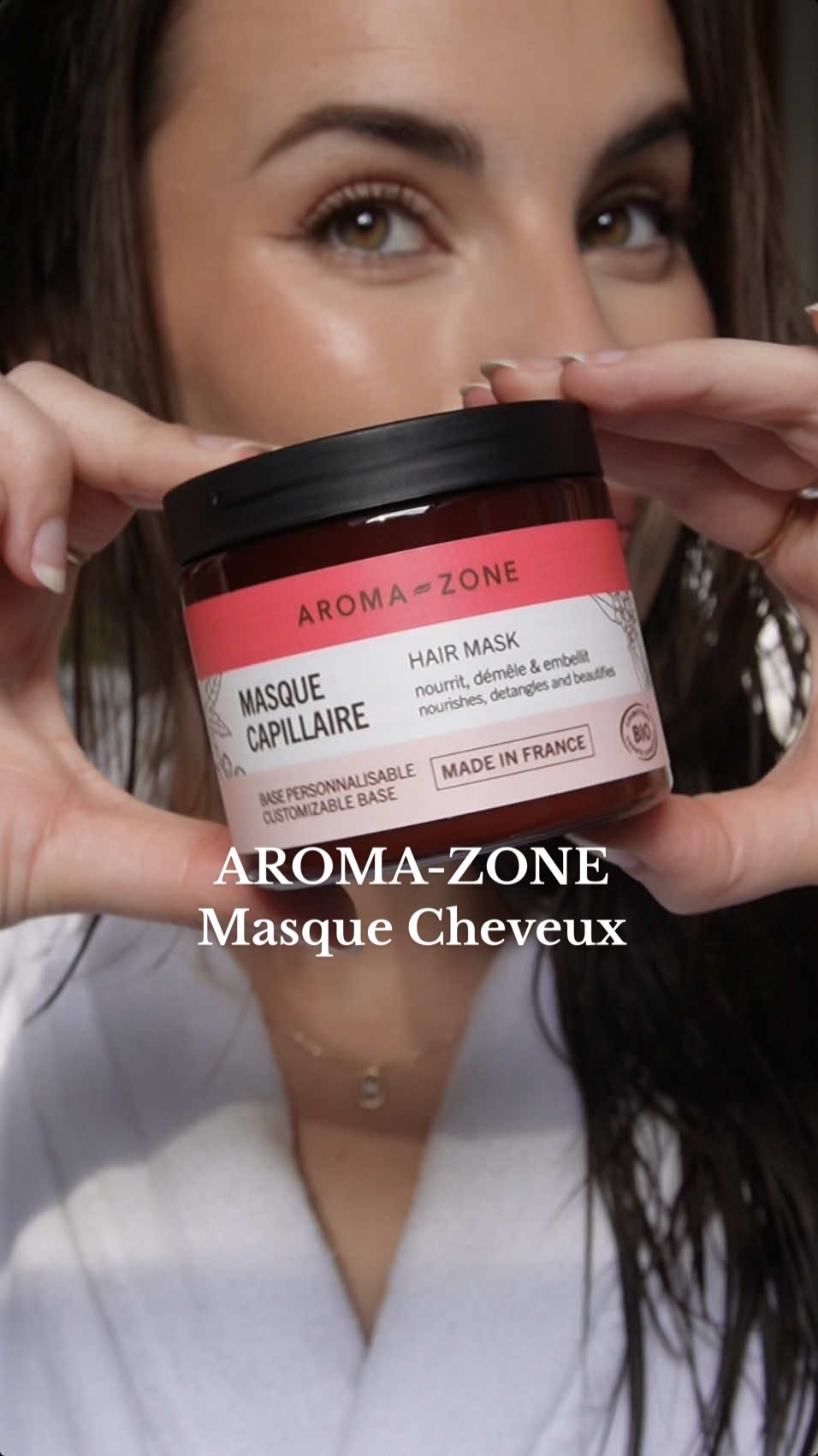 Le masque multi usage parfait pour des cheveux nourris et brillants !✨   Cette base de masque capillaire @Aromazone_officiel peut être utilisée comme masque, après-shampoing, crème capillaire sans rinçage et est aussi totalement personnalisable selon vos goûts et besoins !!🫶🏻 Vous l'avez déjà testé ? Collaboration commerciale* #aromazone #aromazoneaddict #aromazoneproduct #cheveux #cheveuxlongs #haircareroutine #HairCareTips #santecheveux #fyp 