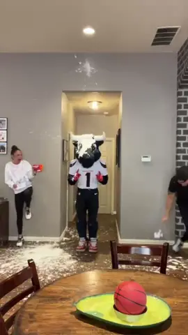 Should have seen it coming 😂 #prank #lindyandjlo #comedy #hilarious #toro #nfl #texans 