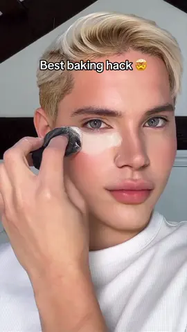 Best makeup baking powder hack 🤯 ib: @Rose Siard ✨ products: @Huda Beauty easy bake loose setting powder  @Iconic London Prep-Set-Glow #makeup #makeuphacks #makeuptutorial #beautyhacks #settingpowder 