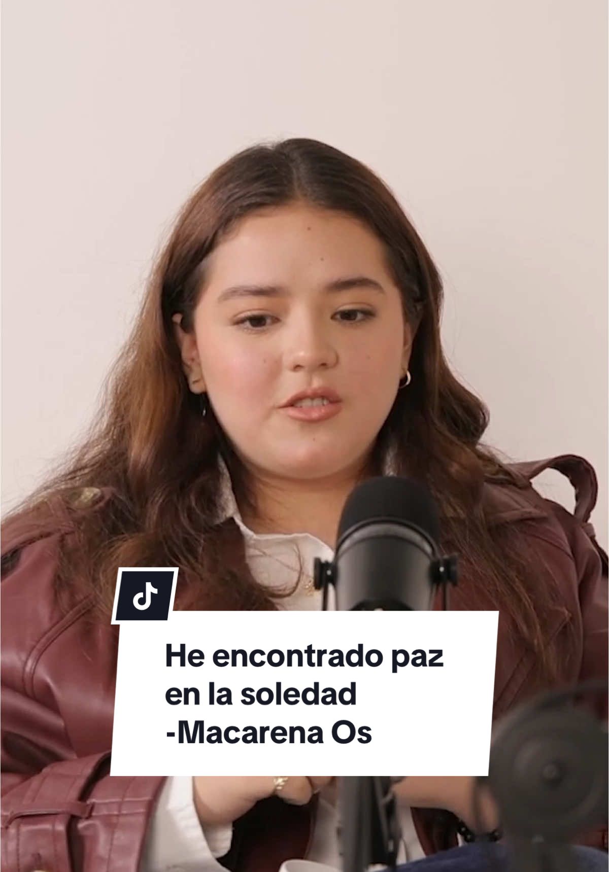 Escucha el episodio completo en nuestro canal de YouTube: Marie Claire LA 🎙️❤️🐘 #macarenaoz #unelefanteenlahabitacion #macaoz #podcast #podcasts #podcastmexico #podcasting #fyp #fypp #soledad