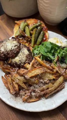 Homemade double cheeseburgers and truffle parmesan air fries 🔥 #burgers #cheeseburger #homemadeburger #homemadefries #homemadefood #burgerandfries #trufflefries #truffle #parmesan #FoodTok #foodvideo #plating #eating #realfoodie 