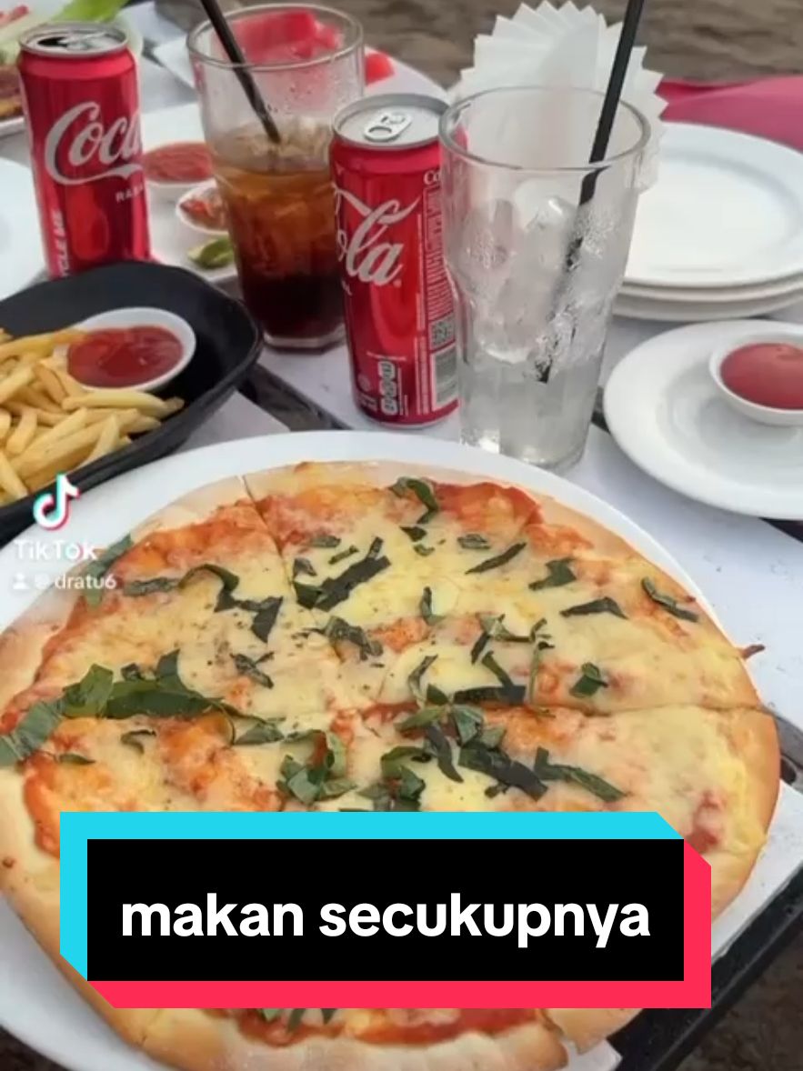 Allah SWT tidak menyukai orang yang berlebihan atau melampaui batas, termasuk dalam perilaku makan. #bismillahirrahmanirrahim #fypdoooooooonk #fyppage 