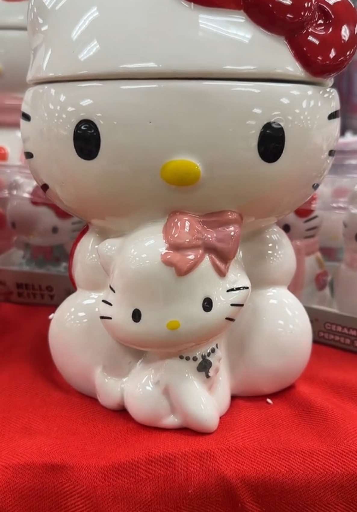 Hello Kitty Galore 🥰 #hellokitty #hellokittylover #hellokittygirl #hellokittyceramic #hellokittyhunting #hellokittyhunter #hellokittyfinds #tjmaxxfinds #tjmaxx #hellokittycore 